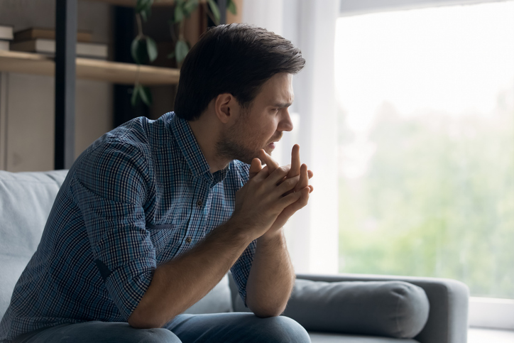 どん底に落とされて…（写真:iStock）