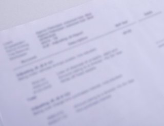 身元調査書が送られてきて（写真:iStock）