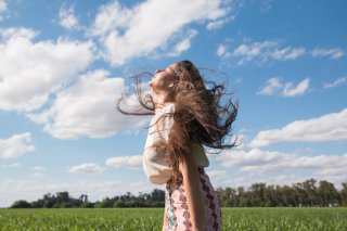 髪の日焼け、忘れてない? 夏の紫外線対策とヘアケア方法をおさらいしましょ