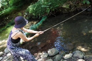 見た目は熟女、心は小学生。アドレナリン全開踊り子の夏休み初日。