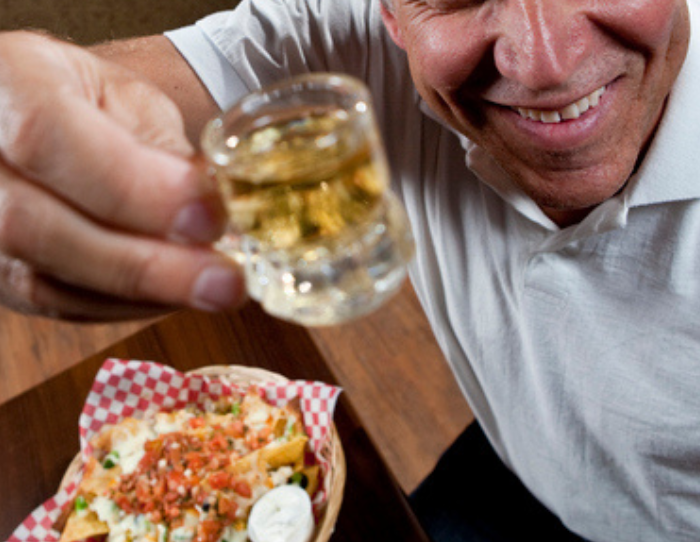 酒が入ると陽気さが加速（写真:iStock）