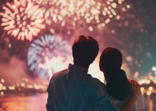 「特等席を予約したから」50代女性が20代イケメンと花火デートに興じた夜。大人の余裕で落とした作戦