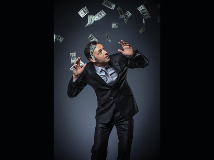 チップ代わりの1万円札が（写真:iStock）