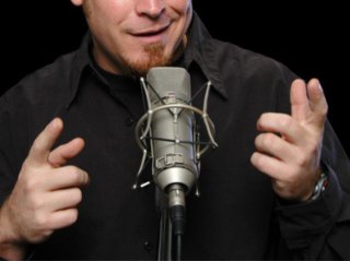 「大金に手が震えた」若手芸人が打ち明ける“営業”の実態…VIP相手の席で抱いた違和感の行方