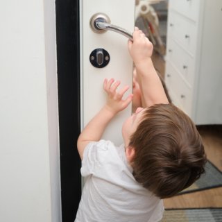 昼寝中の我が子がいない！ 育児の恐怖体験エピソード。前世の記憶にゾッ…