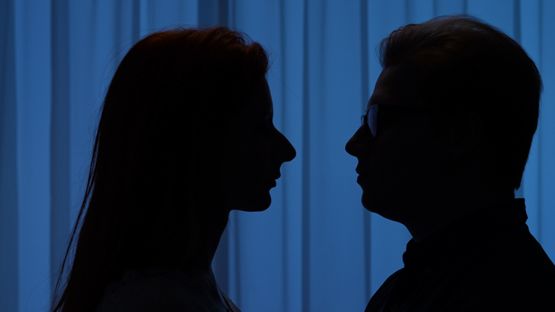 刹那的な逃避に過ぎない（写真:iStock）