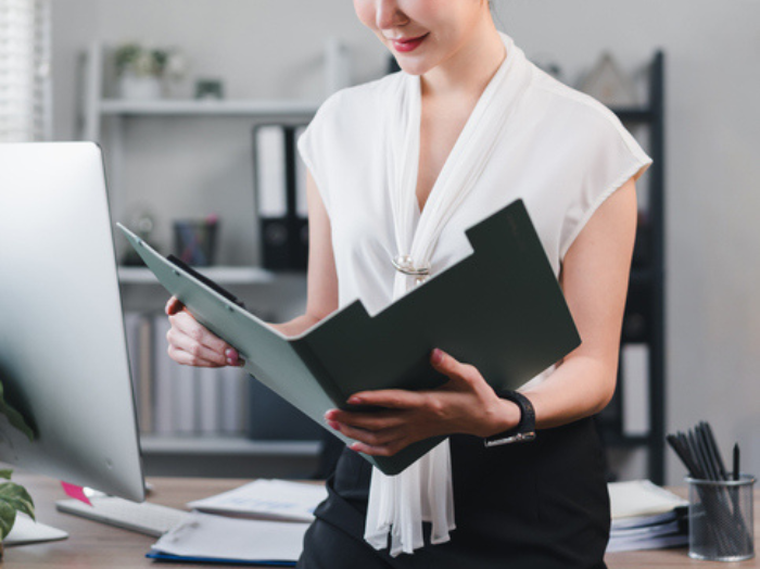 今頃は管理職だったのに（写真:iStock）
