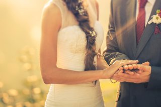恋してないけど…結婚アリ?「恋愛感情ナシ婚」を選んだ人たちのリアルな本音と意外なメリット