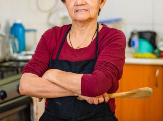 「味噌汁の味を覚えないのよ～」義母の“昭和な価値観”に苦しめられ…28歳新妻が取った静かな逆襲