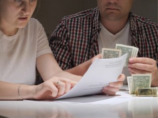 物価高対策と言われても…（写真:iStock）