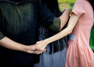 話題の「オープンマリッジ」関係、“セカンドパートナー”と何が違うの? 特殊な結婚観に世間の風当たりが強いわけ