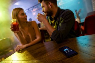 急速に親密に（写真:iStock）