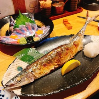 刺身も塩焼きも脂ノリノリ！（写真:新井見枝香／無断転載禁止）