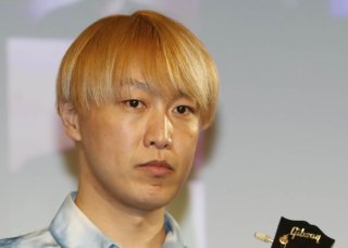 お見送り芸人しんいち（C）日刊ゲンダイ