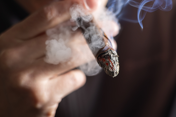 威圧感漂う現場で…（写真:iStock）