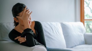 心が壊れそう…“女遊び”が治らない夫、それでも愛しています。どうすれば?(50歳、主婦)