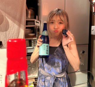 花より饅頭のストリッパーが恋する乙女に？ SNSで毎日見てます…♡