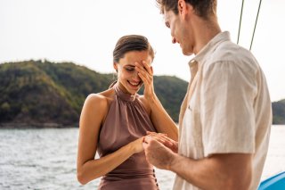 「結婚するなら勘当だ！」親が激反対…44歳バツイチ女性、年下彼の“求婚”に返事ができない理由