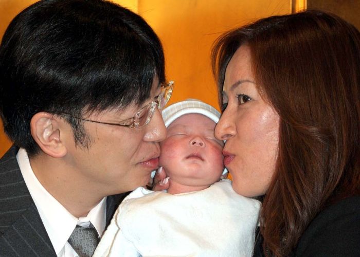 ジャガー横田夫妻（C）日刊ゲンダイ