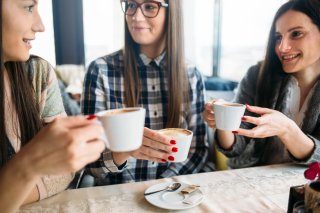 会いたいから会う（写真:iStock）
