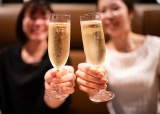 50代女性の“婚活バトル”! 華やか女と地味女、勝者はどっち? プレシニア男性が最も重視すること